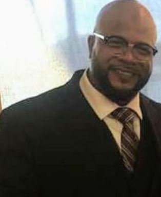 Headshot of CEO Deon Elmore